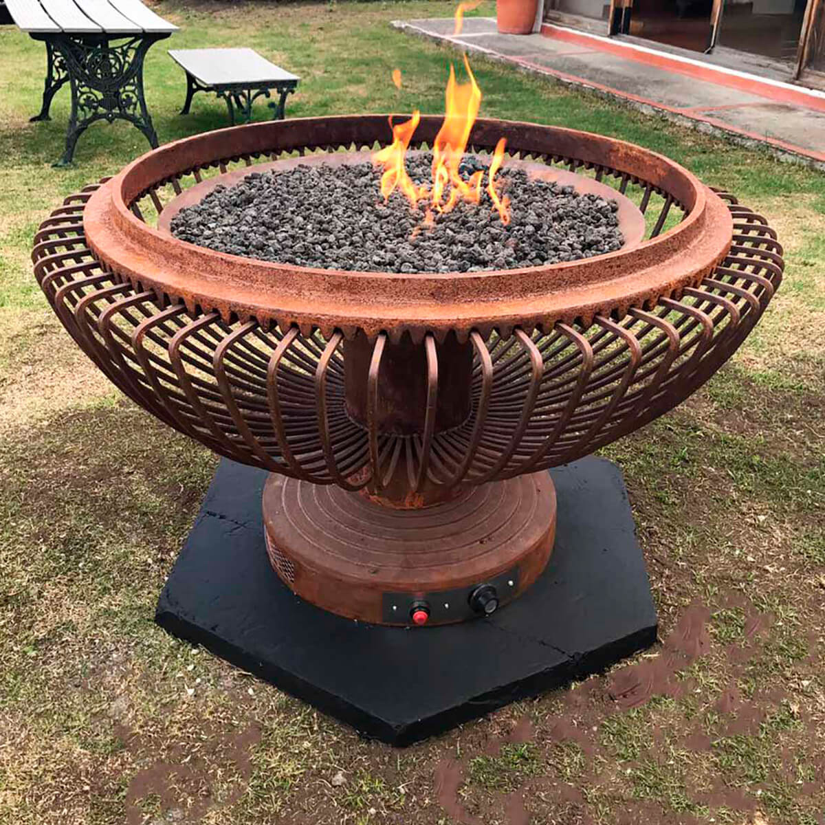 Fire Art - Chimeneas como obras de arte funcionales en Bogotá