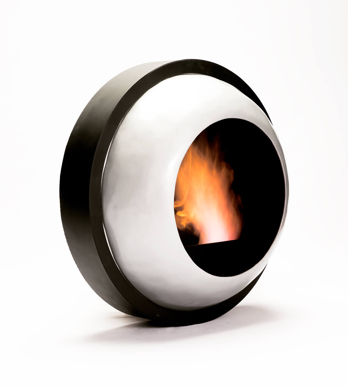 Chimenea Iris en sala moderna - Diseño escultórico bogotano