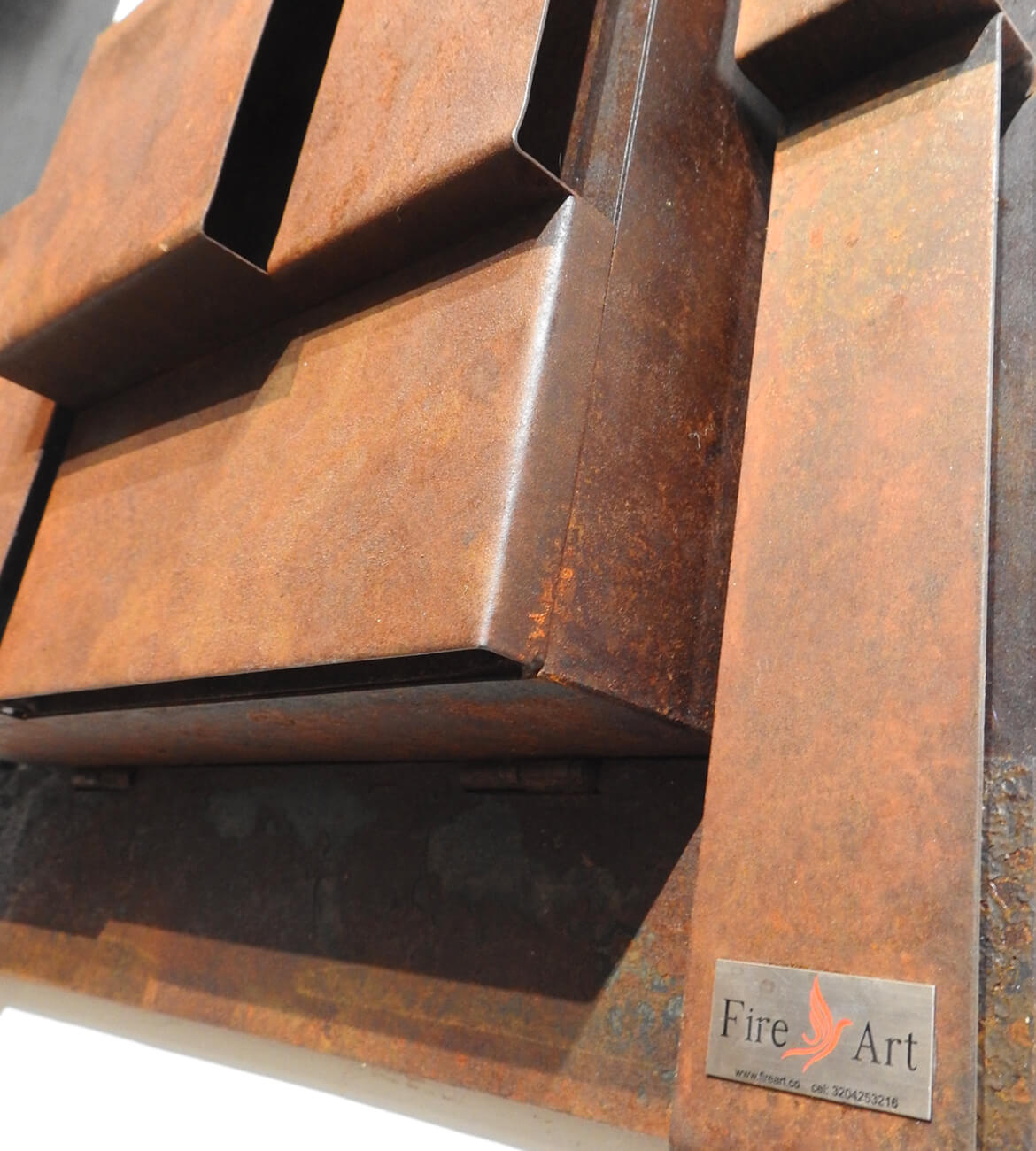 Chimenea Mondrian en sala de lujo - Diseño inspirado en el arte bogotano