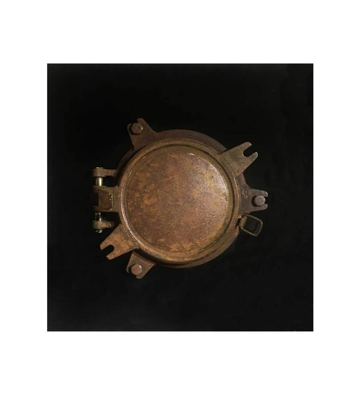 Chimenea Náutica en sala moderna - Diseño arquitectónico bogotano