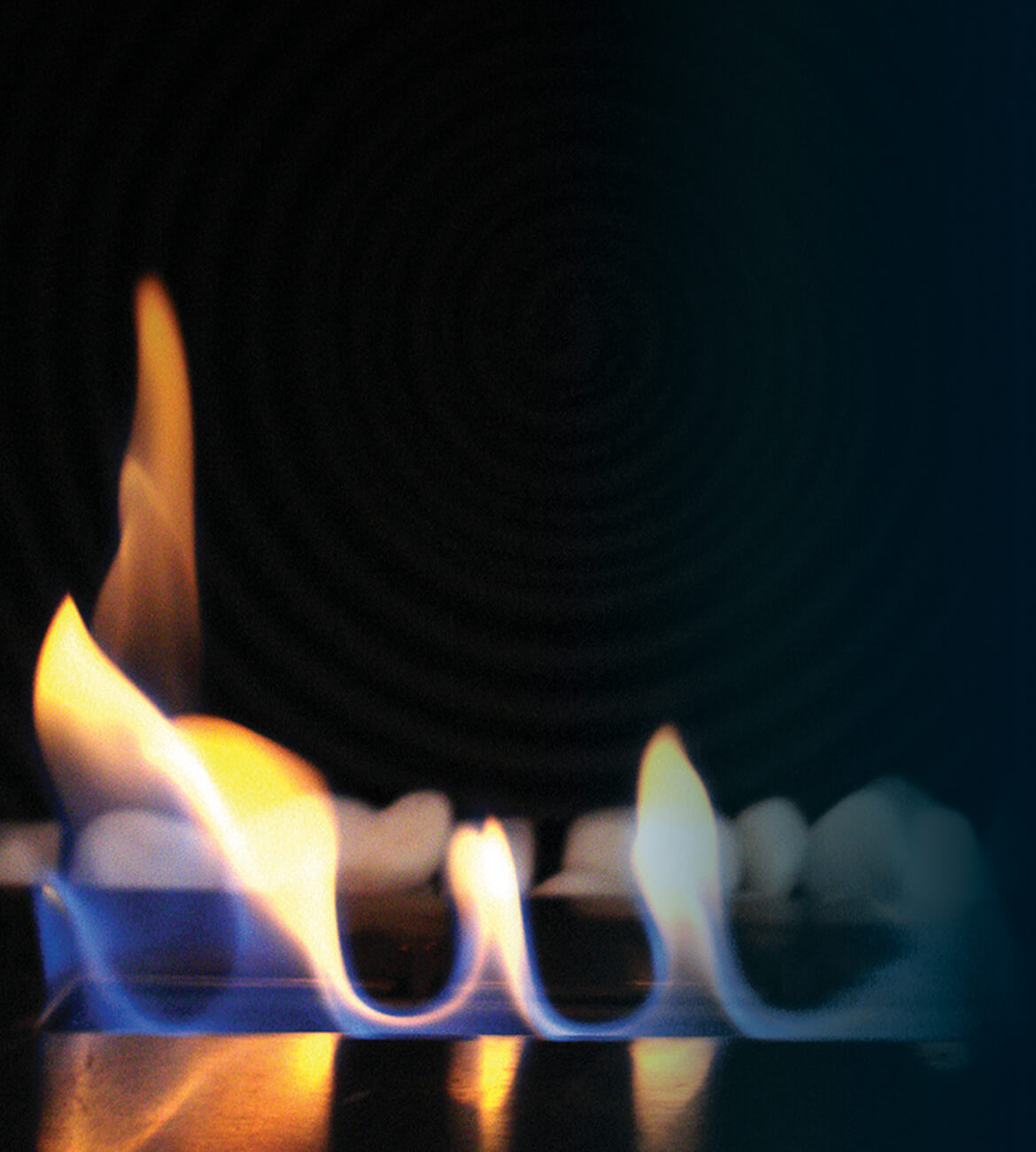 Chimenea Stone en espacio moderno - Diseño en piedra y minimalista bogotano