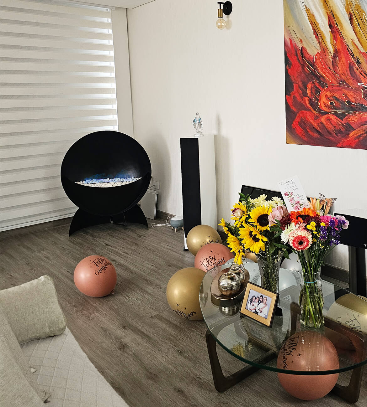 Chimenea Eclipse de Piso en espacio moderno - Diseño circular y minimalista bogotano